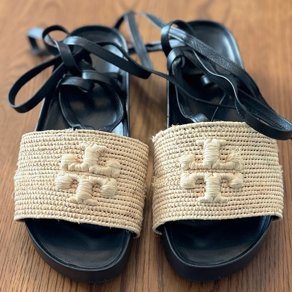 NWT Tory Burch Black and Tan Sandals